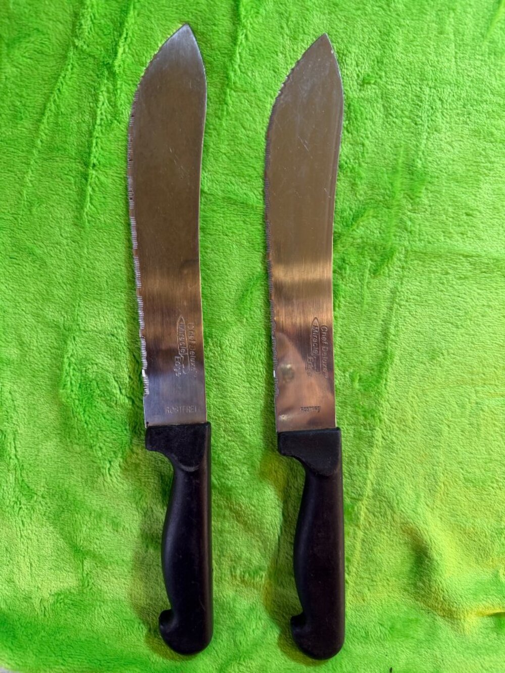 Chef Deluxe Miracle Edge Serrated Knives with Black Handles